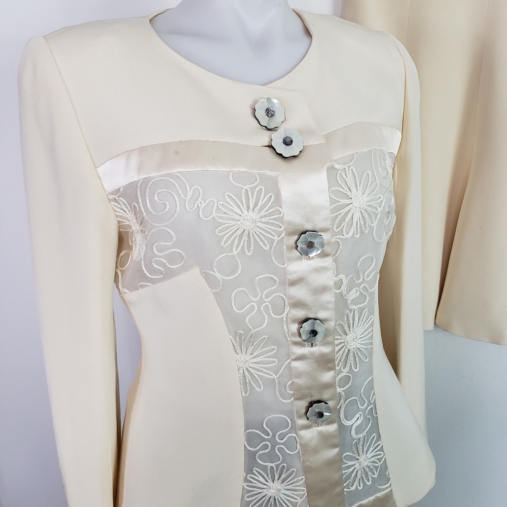 Provasou cream silk skirt suit flower buttons floral embroidered - Picture 2 of 13